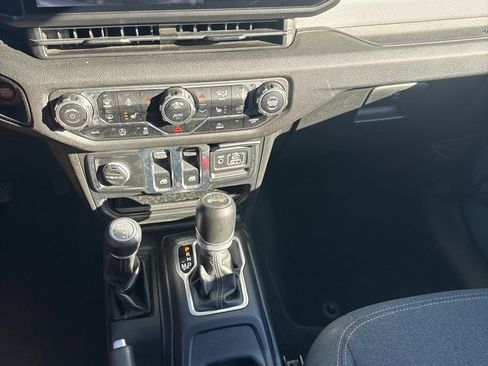 Used 2024 Jeep Wrangler Sport S image 27