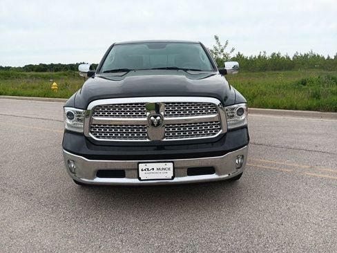 Used 2017 RAM 1500 Laramie w/ Convenience Group AWD/4WD image 3