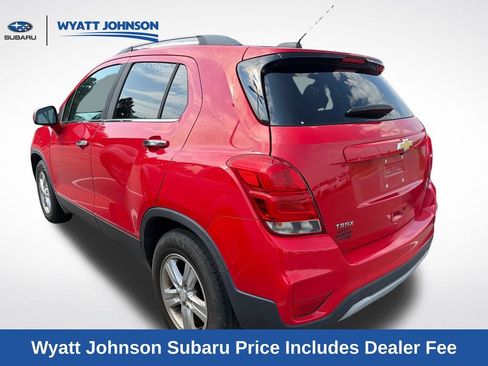Used 2017 Chevrolet Trax LT w/ LT Convenience Package FWD image 3