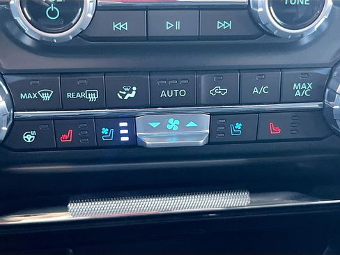 Used 2025 Ford F150 Lariat w/ Equipment Group 501A Mid image 21