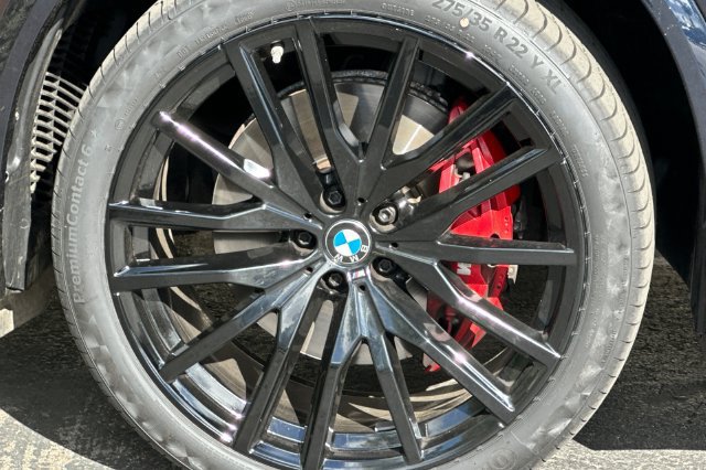 Used 2022 BMW X5 xDrive40i w/ M Sport Package AWD/4WD image 25
