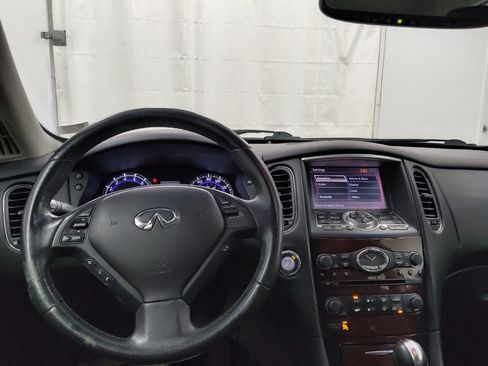 Used 2017 INFINITI QX50 2WD w/ Premium Plus Package image 22