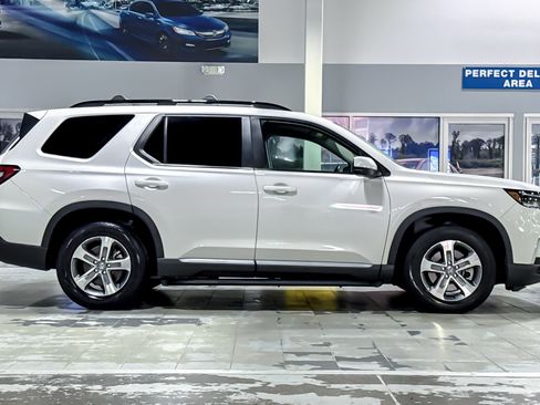 Used 2024 Honda Pilot EX-L image 7