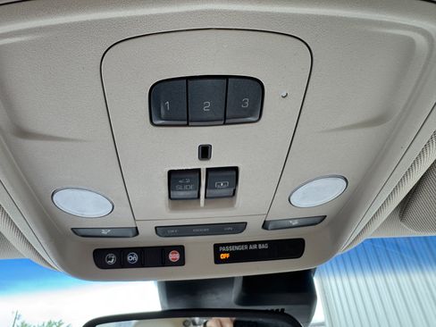 Used 2013 Cadillac XTS Premium AWD/4WD image 23
