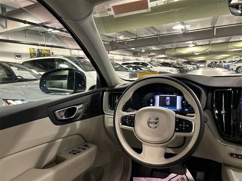 Certified 2023 Volvo XC60 B5 Ultimate w/ Climate Package image 25