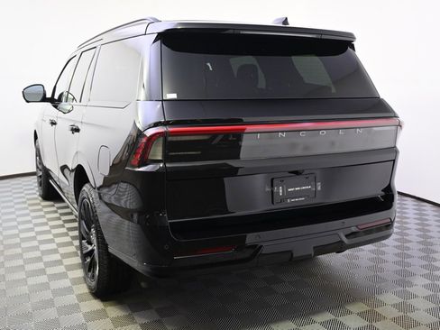 New 2025 Lincoln Navigator Reserve w/ Jet Appearance Package image 4