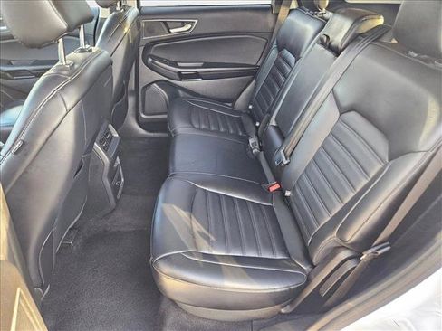 Used 2022 Ford Edge SEL image 17