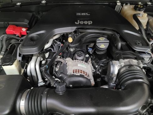 Used 2019 Jeep Wrangler Unlimited Sport S AWD/4WD image 30