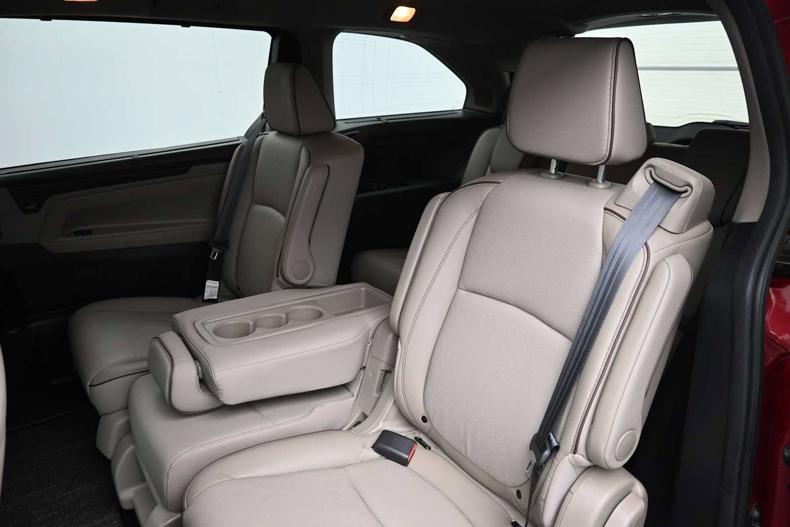 Used 2024 Honda Odyssey Elite image 13