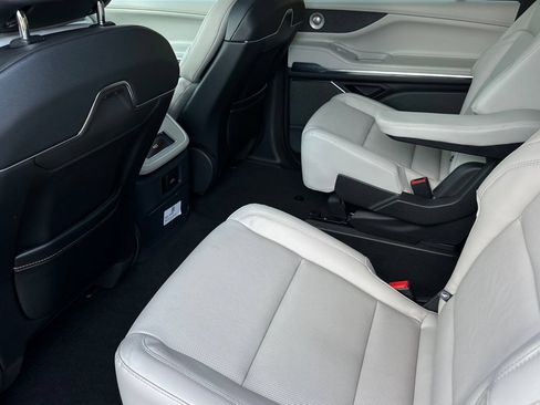 New 2026 Lincoln Navigator L Reserve AWD/4WD image 11