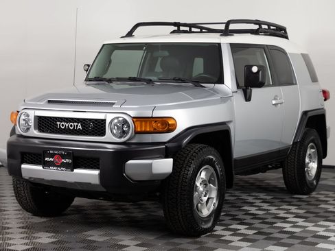 Used 2008 Toyota FJ Cruiser 4WD image 2