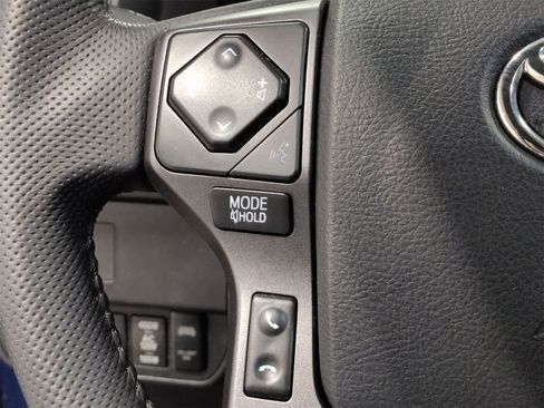 Used 2023 Toyota Tacoma TRD Off-Road w/ TRD Premium Off Road Package image 32