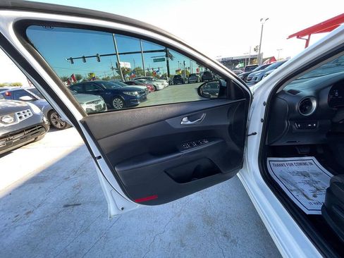 Used 2021 Kia Forte LXS FWD image 5