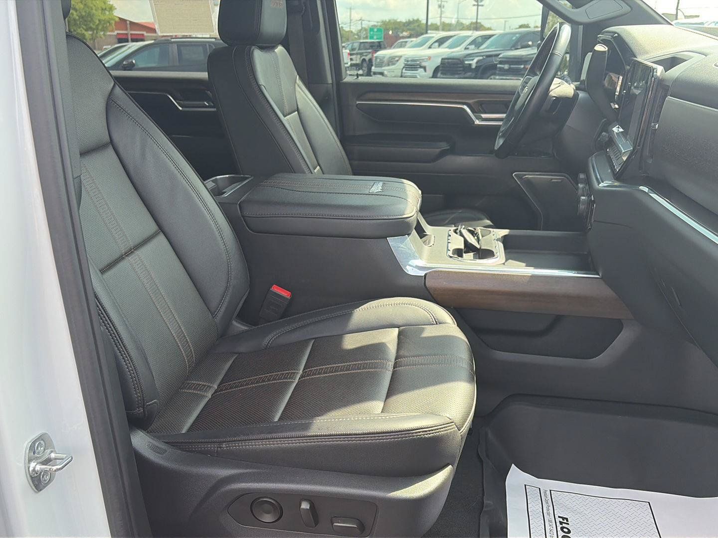 Used 2025 Chevrolet Silverado 2500 High Country w/ Technology Package AWD/4WD image 24