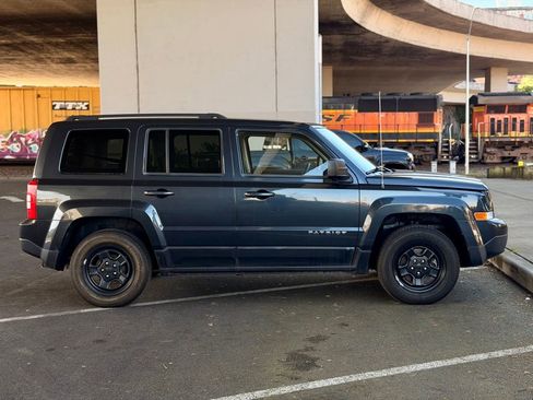 Used 2014 Jeep Patriot Sport w/ Power Value Group image 1