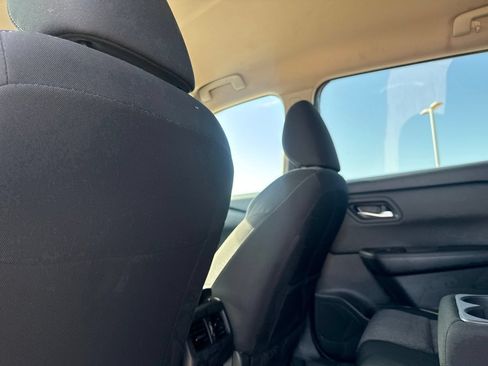 Certified 2025 Nissan Rogue SV FWD image 34