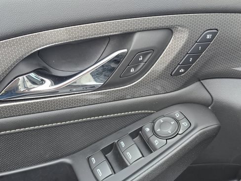 Used 2023 Chevrolet Traverse Premier w/ Redline Edition image 36