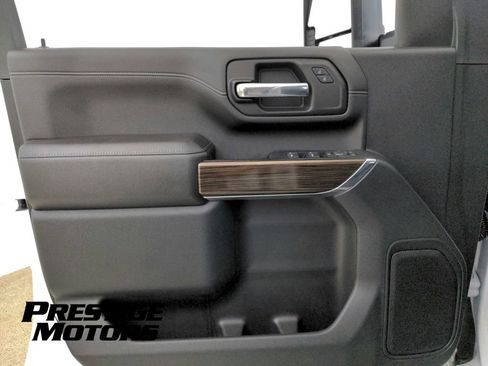 Used 2022 Chevrolet Silverado 3500 LT w/ Convenience Package AWD/4WD image 25