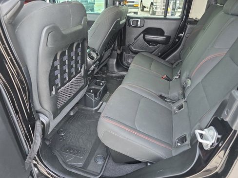 Used 2021 Jeep Gladiator Rubicon image 16
