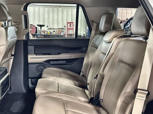 Used 2022 Ford Expedition XLT AWD/4WD image 25