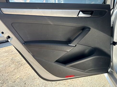 Used 2021 Volkswagen Passat 2.0T SE image 24