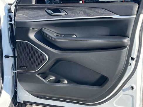 Used 2022 Jeep Grand Cherokee L Limited w/ Luxury Tech Group II image 28