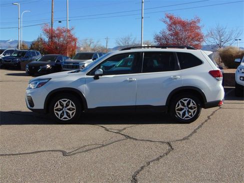 Used 2020 Subaru Forester Premium image 7