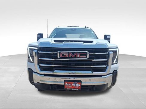 Used 2025 GMC Sierra 2500 SLE w/ SLE Value Package; AWD/4WD image 2