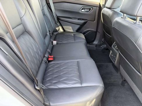 Used 2023 Nissan Rogue Platinum w/ Platinum Premium Package image 9