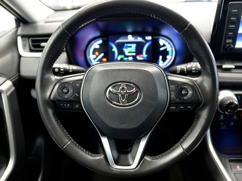 Used 2019 Toyota RAV4 Limited image 19
