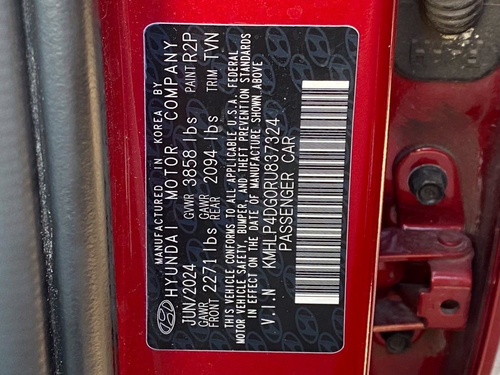 Used 2024 Hyundai Elantra Limited FWD image 10