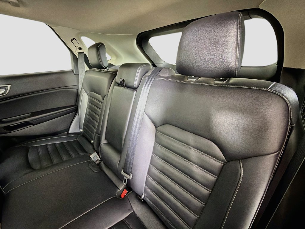 Used 2024 Ford Edge SEL AWD/4WD image 25