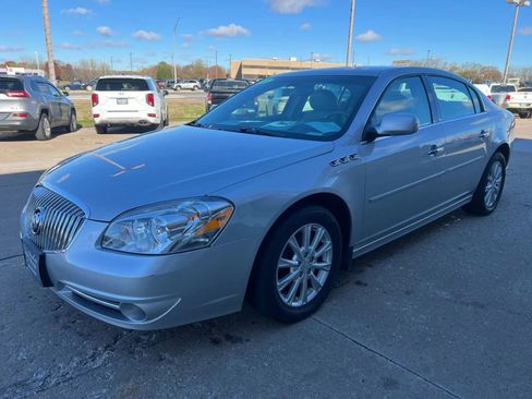 Used 2011 Buick Lucerne CXL w/ Driver Confidence Package image 4