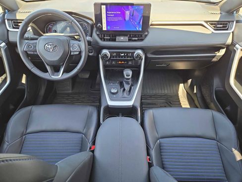 Used 2025 Toyota RAV4 XSE AWD/4WD image 16