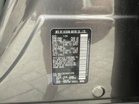 Certified 2024 INFINITI QX80 Sensory image 27