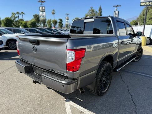 Used 2019 Nissan Titan SV w/ SV Convenience Package AWD/4WD image 5