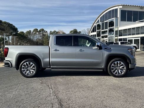 Used 2025 GMC Sierra 1500 Denali w/ Denali Reserve Package AWD/4WD image 11