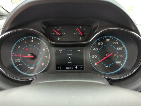 Used 2018 Chevrolet Cruze LT w/ Convenience Package FWD image 12