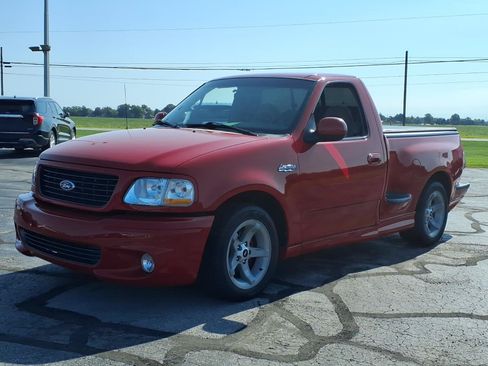 Used 2000 Ford F150 Lightning RWD image 12