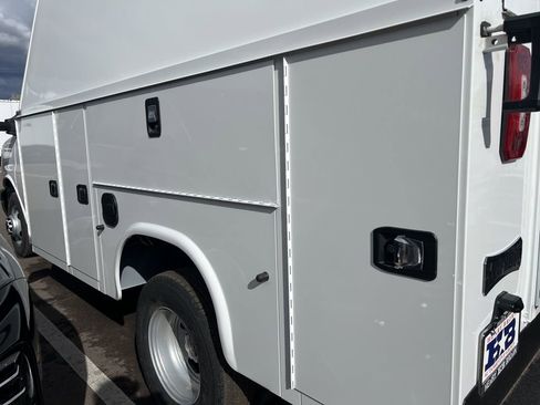 New 2025 GMC Savana 3500 w/ Power Convenience Package image 6