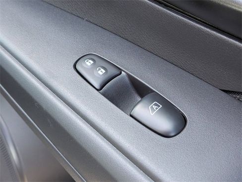 New 2025 Nissan Kicks Play S image 32