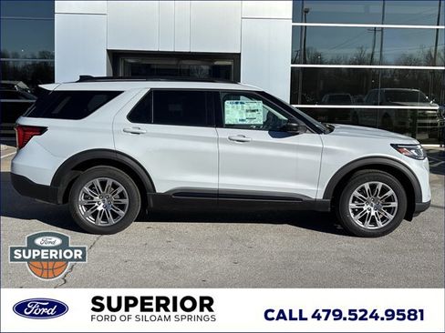 New 2026 Ford Explorer Active w/ Active Comfort Package image 2