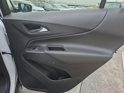 Used 2024 Chevrolet Equinox LT image 16