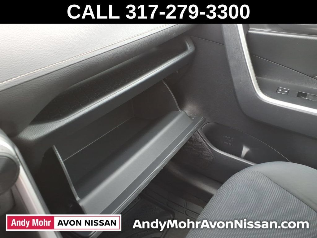 Used 2019 Toyota RAV4 LE AWD/4WD image 34