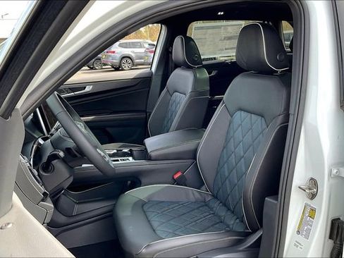 New 2025 Volkswagen Atlas Cross Sport SEL Premium R-Line image 10