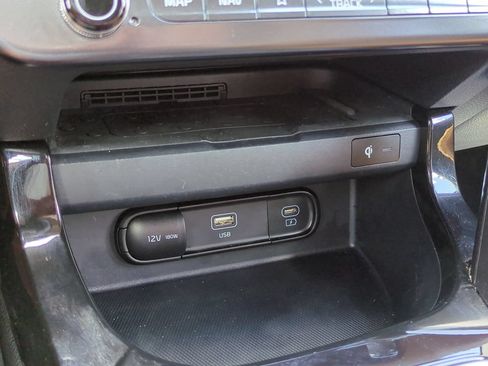 Certified 2024 Kia Seltos EX FWD image 22