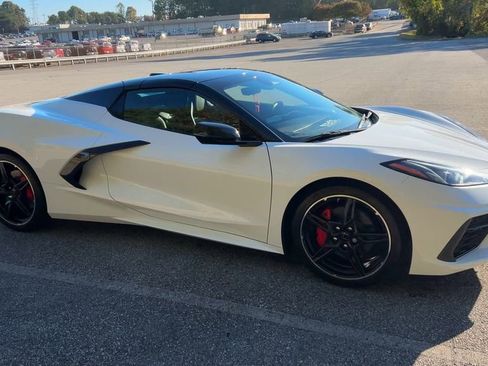 Used 2024 Chevrolet Corvette Stingray w/ Stealth Interior Trim Package image 11