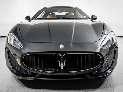 Used 2014 Maserati GranTurismo Sport RWD image 17