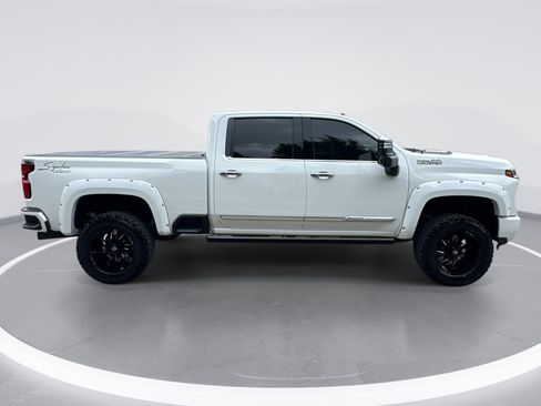 Used 2024 Chevrolet Silverado 2500 High Country w/ High Country Premium Package AWD/4WD image 9
