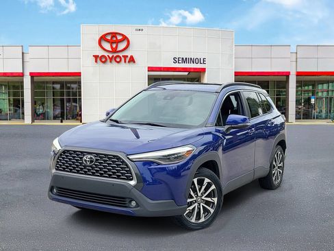 Used 2022 Toyota Corolla Cross XLE FWD image 1